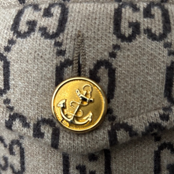 Gucci Tan Monogrammed Cape with Gold Buttons - Picture 5 of 10